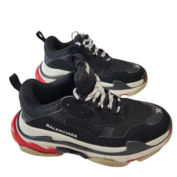 BALENCIAGA Triple S Sneaker Womens Sz 38 Black Made In Italy Designer Athleisure - Picture 2 of 13